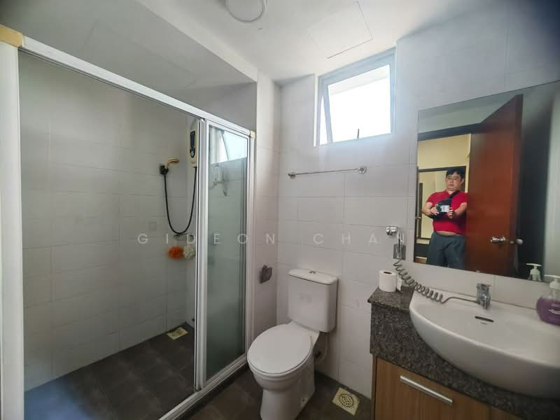 Pangsapuri untuk Disewa di Molek Pine 2 - Gideon Chan - Bathroom - PropertyGuru.com.my