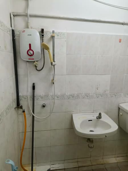 Pangsapuri untuk Disewa di Pearl Tower (Ria) - AfiqHamzah . - Bathroom - PropertyGuru.com.my