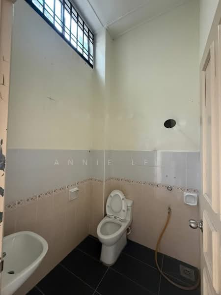 2-storey Terraced House for Sale at Taman Sri Pulai Perdana - Annie Lee - Bathroom - PropertyGuru.com.my
