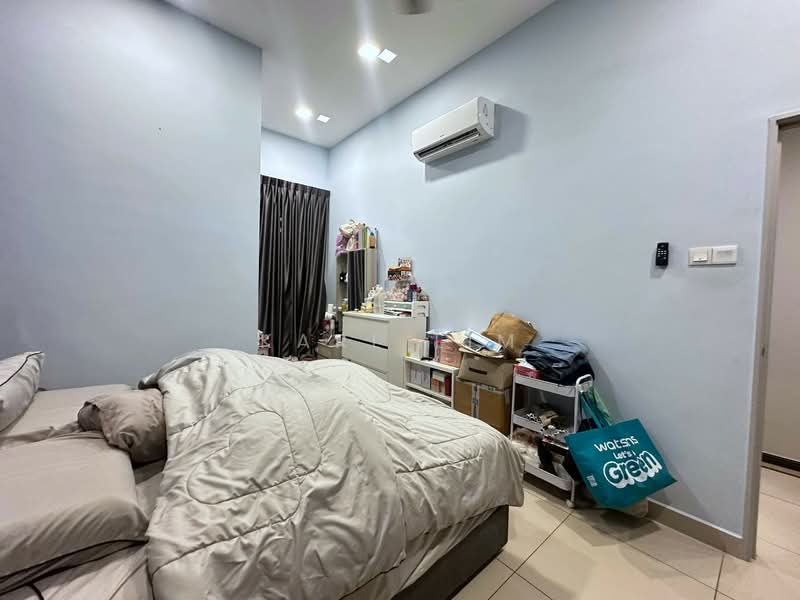 Rumah Teres 2 Tingkat untuk Dijual di Taman Mount Austin (Tebrau) - Karl Lim - Bedroom - PropertyGuru.com.my