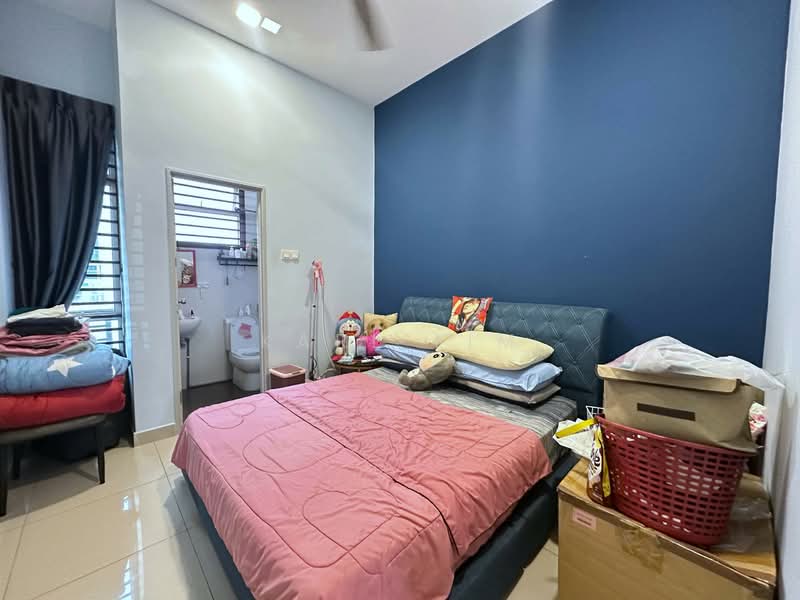 Rumah Teres 2 Tingkat untuk Dijual di Taman Mount Austin (Tebrau) - Karl Lim - Bedroom - PropertyGuru.com.my