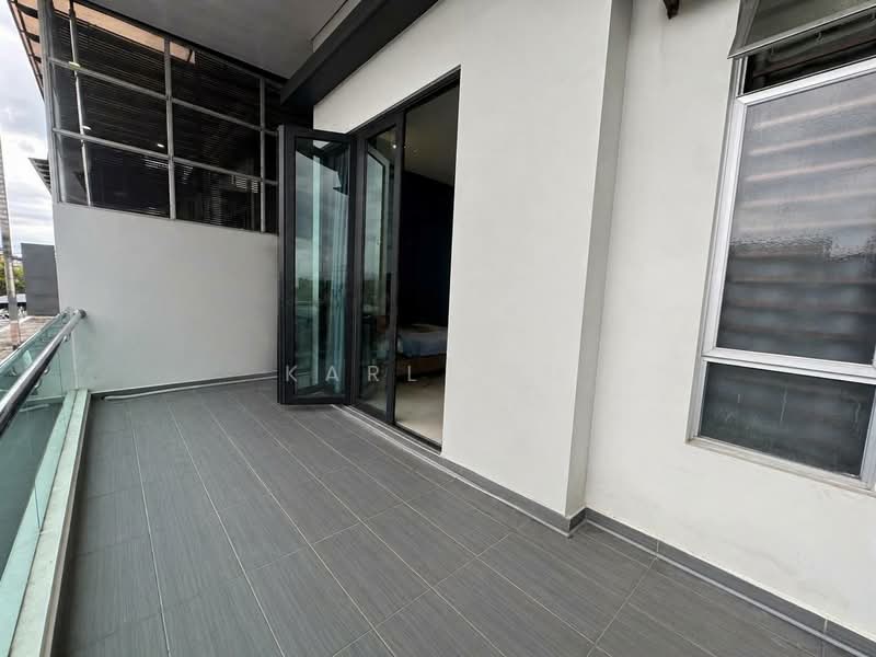 Rumah Teres 2 Tingkat untuk Dijual di Taman Mount Austin (Tebrau) - Karl Lim - Balcony - PropertyGuru.com.my
