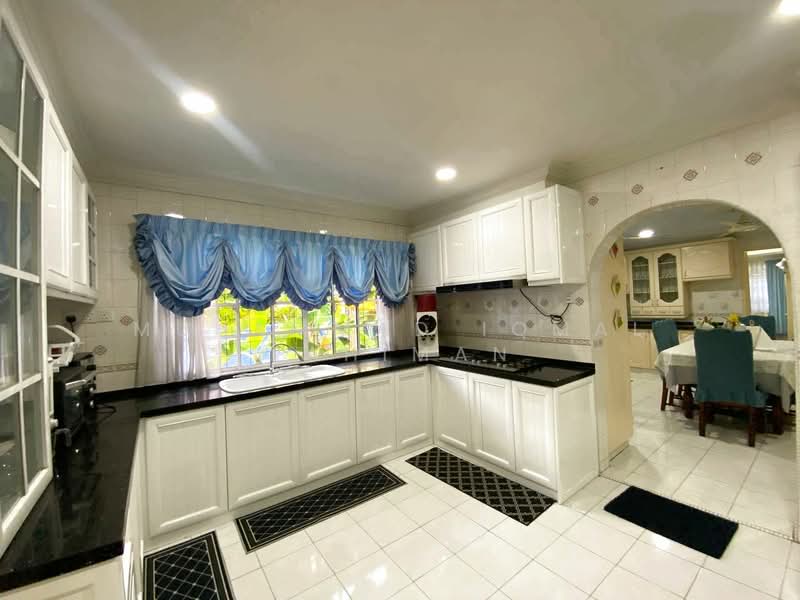 Bungalow for Sale in Seksyen 6 (Shah Alam) - Muhammad Iqmal Rahiman - Kitchen - PropertyGuru.com.my