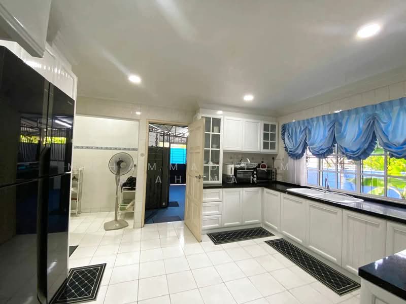 Bungalow for Sale in Seksyen 6 (Shah Alam) - Muhammad Iqmal Rahiman - Kitchen - PropertyGuru.com.my