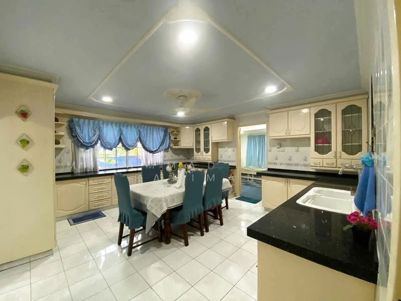 Bungalow for Sale in Seksyen 6 (Shah Alam) - Muhammad Iqmal Rahiman - Kitchen - PropertyGuru.com.my