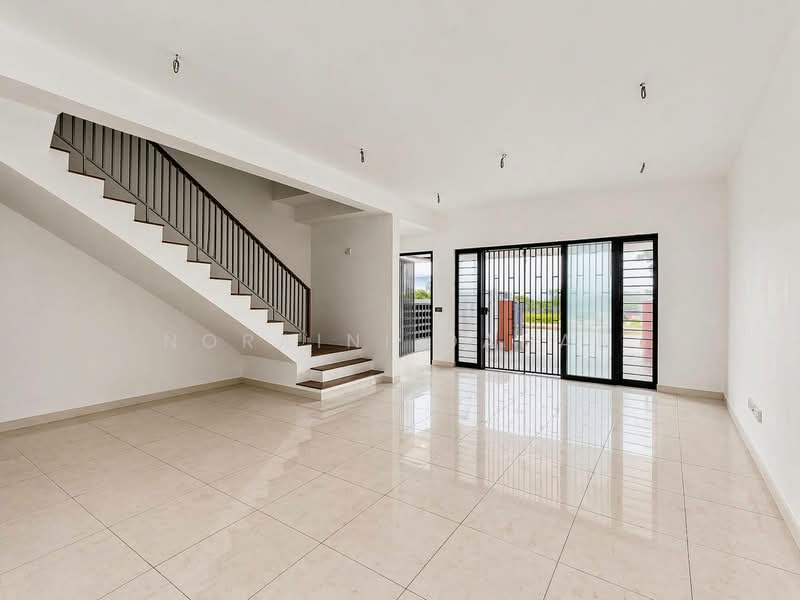 2-storey Terraced House for Sale in Elmina (Shah Alam) - Noraini Dahan - Living Room - PropertyGuru.com.my