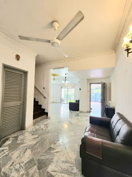 Rumah Teres 2 Tingkat untuk Dijual di Seksyen 3, Bandar Kinrara (Puchong) - Prem Kumar - Living Room - PropertyGuru.com.my