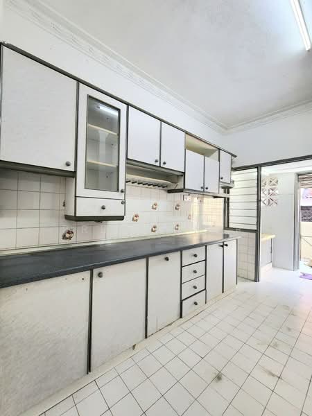 Rumah Teres 2 Tingkat untuk Dijual di Seksyen 3, Bandar Kinrara (Puchong) - Prem Kumar - Kitchen - PropertyGuru.com.my