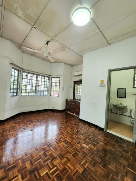 Rumah Teres 2 Tingkat untuk Dijual di Seksyen 3, Bandar Kinrara (Puchong) - Prem Kumar - Living Room - PropertyGuru.com.my