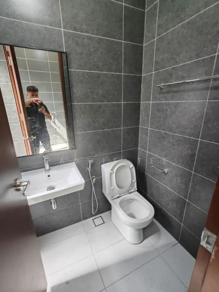 2-storey Terraced House for Sale in Puteri Harbour (Iskandar Puteri (Nusajaya)) - Paggie Tee - Bathroom - PropertyGuru.com.my