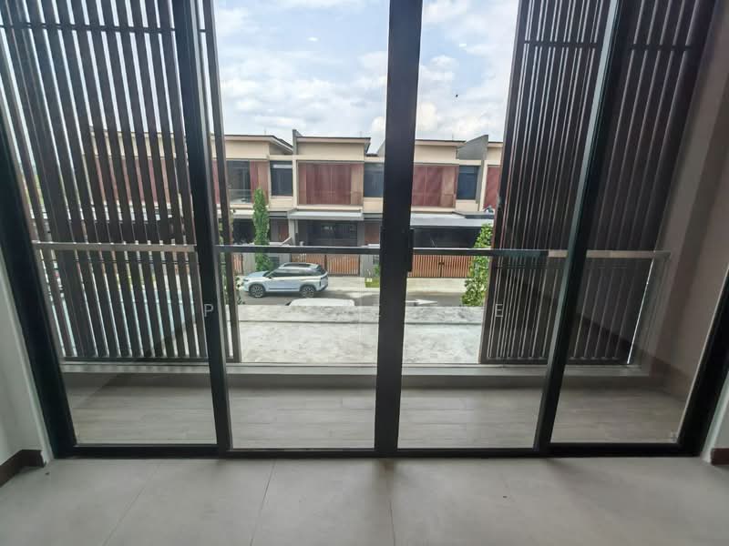 2-storey Terraced House for Sale in Puteri Harbour (Iskandar Puteri (Nusajaya)) - Paggie Tee - Balcony - PropertyGuru.com.my