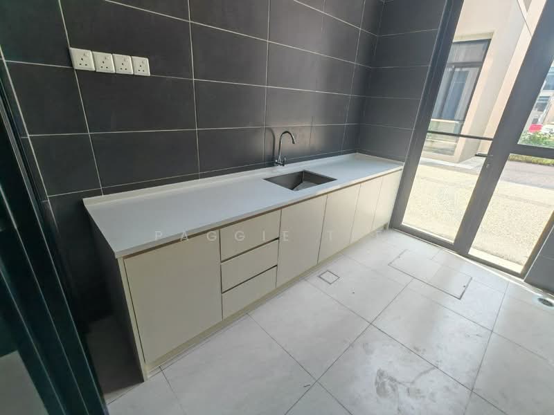 2-storey Terraced House for Sale in Puteri Harbour (Iskandar Puteri (Nusajaya)) - Paggie Tee - Kitchen - PropertyGuru.com.my