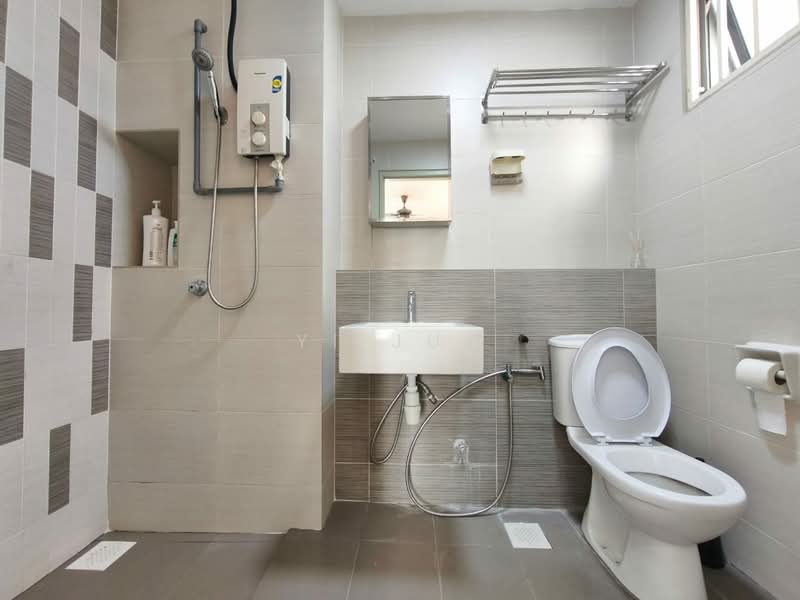Servis Apartment untuk Disewa di SetiaWalk - Yi Jun - Bathroom - PropertyGuru.com.my