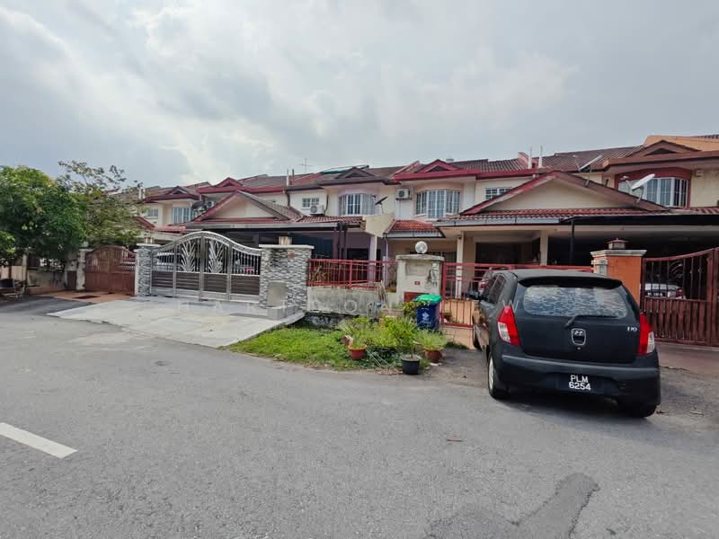 Terraced House for Rent in TAMAN PUCHONG UTAMA (Puchong) - Hartson Lew - Exterior - PropertyGuru.com.my