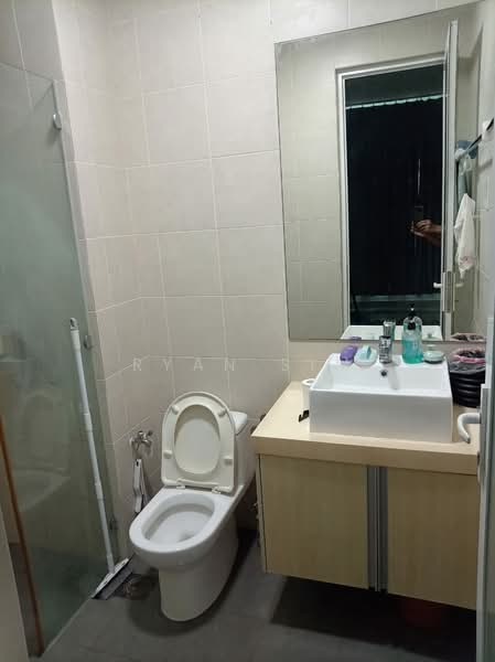 Kondominium untuk Disewa di Southbay Plaza - Ryan Sim - Bathroom - PropertyGuru.com.my