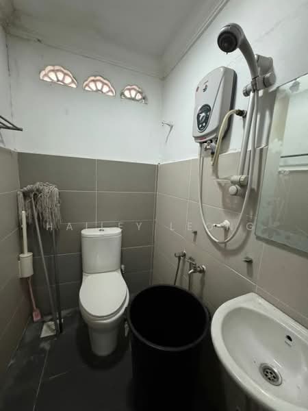 1-storey Terraced House for Sale in Kelana Jaya (Petaling Jaya) - Hailey Leong - Bathroom - PropertyGuru.com.my