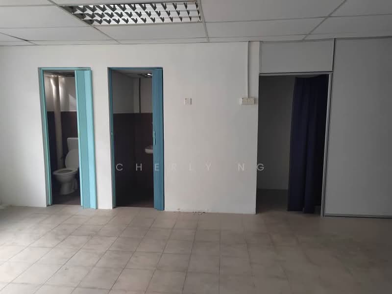 Kedai / Pejabat untuk Disewa di Pekan Simpang Kuala (Alor Setar) - Cherly Ng - Bathroom - PropertyGuru.com.my