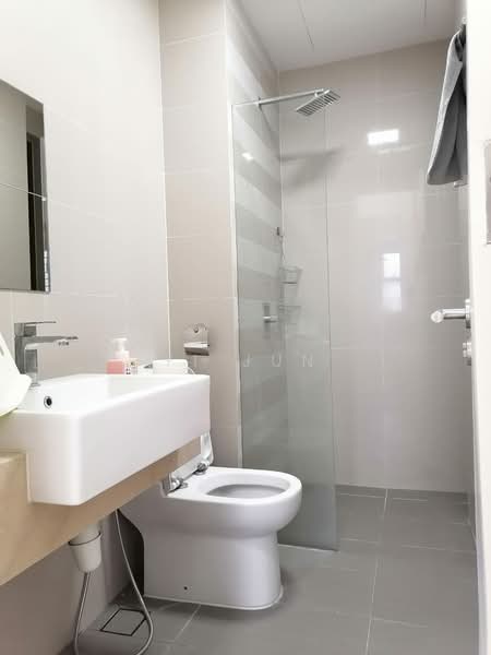 Servis Apartment untuk Disewa di South View - Yi Jun - Bathroom - PropertyGuru.com.my