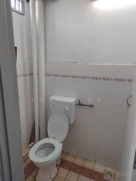Kedai untuk Disewa di Pekan Simpang Kuala (Alor Setar) - Cherly Ng - Bathroom - PropertyGuru.com.my