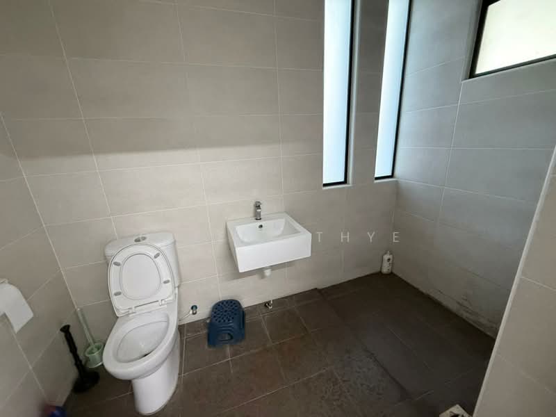 2-storey Terraced House for Sale in Taman Dato Onn (Johor Bahru) - Queena Thye - Bathroom - PropertyGuru.com.my
