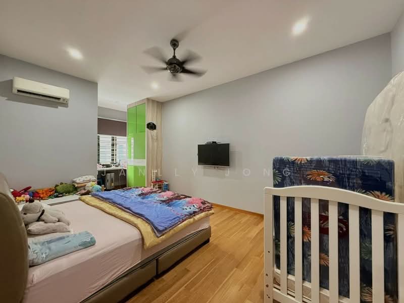 2.5-storey Terraced House for Sale in Taman Sutera Utama (Skudai) - Janlly Jong - Bedroom - PropertyGuru.com.my