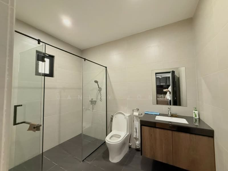 2.5-storey Terraced House for Sale in Taman Sutera Utama (Skudai) - Janlly Jong - Bathroom - PropertyGuru.com.my