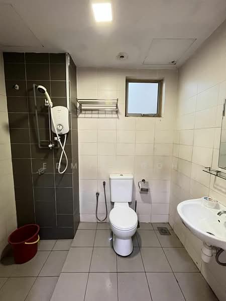 Service Residence for Sale at Garden @ One South - Edmund Goh - Bathroom - PropertyGuru.com.my