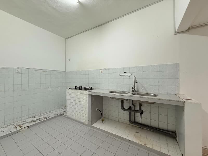 2-storey Terraced House for Sale in Taman Setiawangsa (Setiawangsa) - Azzad Zarull - Kitchen - PropertyGuru.com.my