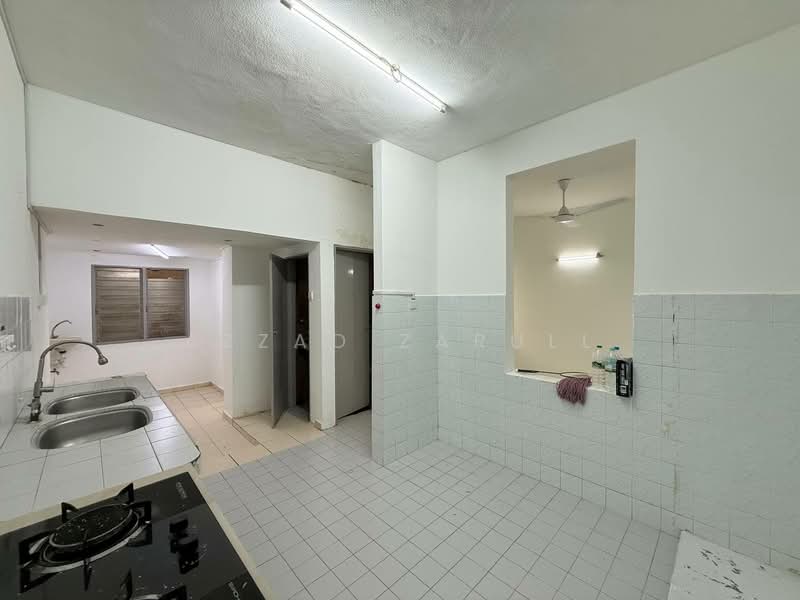2-storey Terraced House for Sale in Taman Setiawangsa (Setiawangsa) - Azzad Zarull - Kitchen - PropertyGuru.com.my