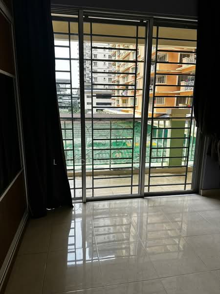 Kondominium untuk Dijual di Platinum Hill PV 6 - Lucas Sit - Balcony - PropertyGuru.com.my