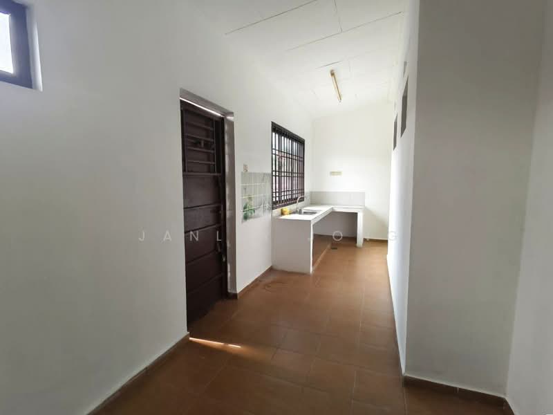 1-storey Terraced House for Sale in Bandar Selesa Jaya (Skudai) - Janlly Jong - Kitchen - PropertyGuru.com.my