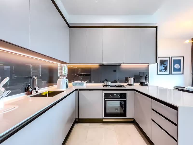 Service Residence for Sale at Paragon Gateway - Bella Tan - Kitchen - PropertyGuru.com.my