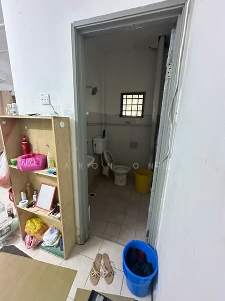 Kondominium untuk Dijual di Sri Pelangi Condominiums - Aaron Ong - Bathroom - PropertyGuru.com.my