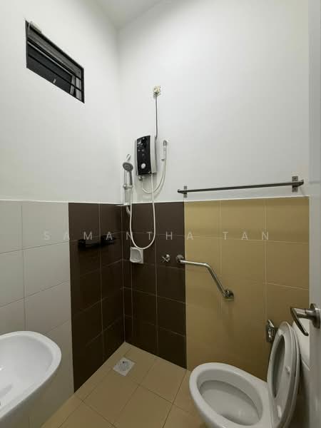 2-storey Terraced House for Sale in Taman Setia Indah (Tebrau) - Samantha Tan - Bathroom - PropertyGuru.com.my