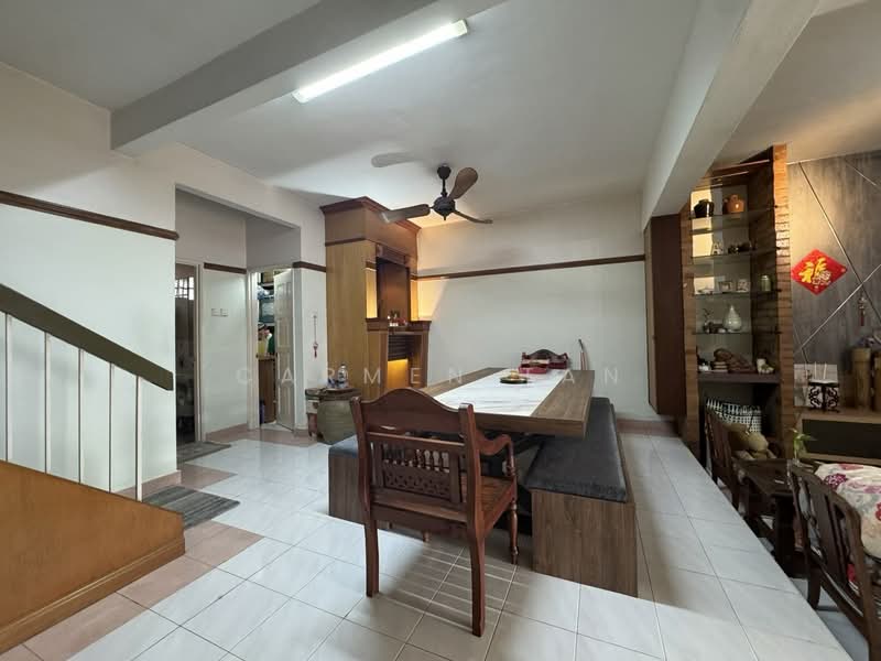 2-storey Terraced House for Sale in Kuchai Lama (Kuala Lumpur) - Carmen Tan - Dining Room - PropertyGuru.com.my