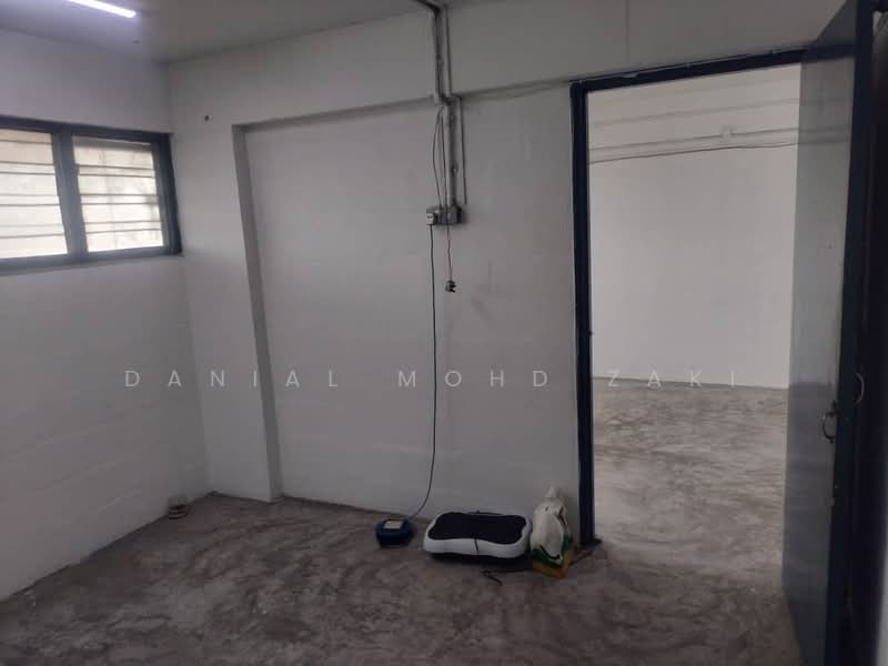 Flat for Sale at Perumahan Awam Sri Perak - Danial Mohd Zaki - Interior - PropertyGuru.com.my