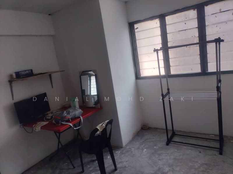 Flat for Sale at Perumahan Awam Sri Perak - Danial Mohd Zaki - Interior - PropertyGuru.com.my