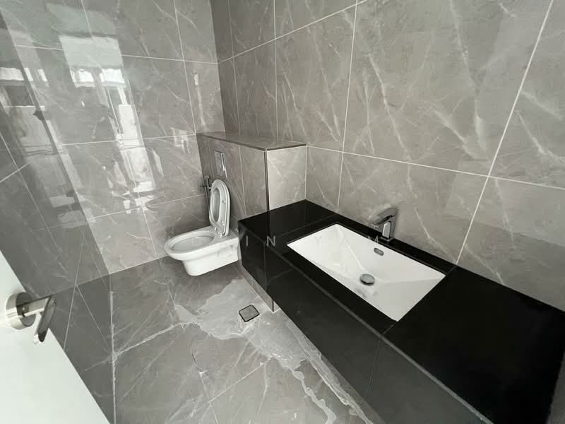 Cluster House for Sale in Taman Ekoflora (Johor Bahru) - Lokin Yam - Bathroom - PropertyGuru.com.my