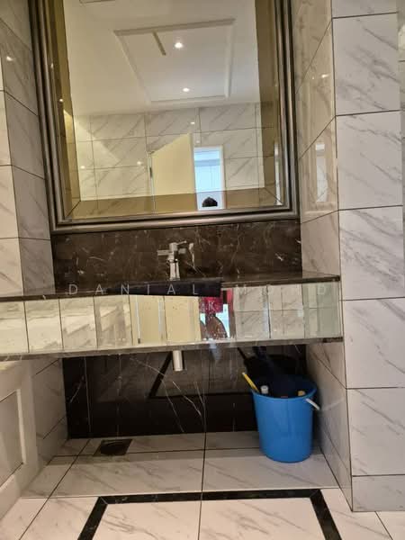 Service Residence for Sale at Dorsett Residences Sri Hartamas - Danial Mohd Zaki - Bathroom - PropertyGuru.com.my