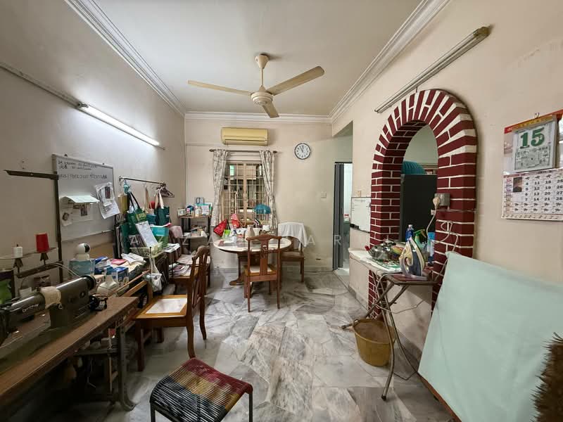 2-storey Terraced House for Sale in Taman Setiawangsa (Setiawangsa) - Azzad Zarull - Living Room - PropertyGuru.com.my