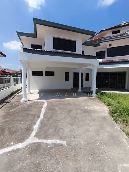 2-storey Terraced House for Rent in Bandar Utama (Selangor) - Pek Wah Ng - Car porch - PropertyGuru.com.my
