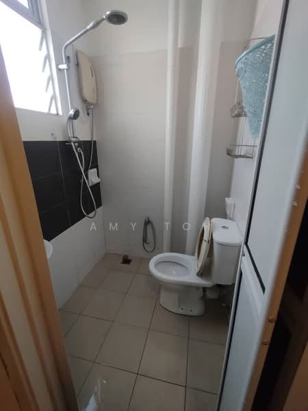Apartment for Sale at Idaman Iris - Amy Toh - Bathroom - PropertyGuru.com.my