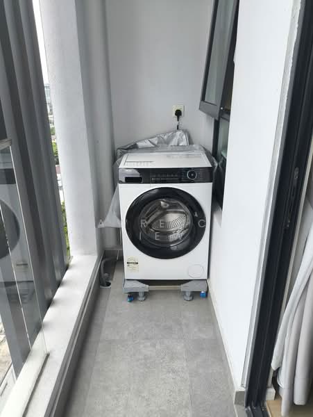 Servis Apartment untuk Disewa di The Glenz @ Glenmarie - LAWRENCE LIEW - Balcony - PropertyGuru.com.my