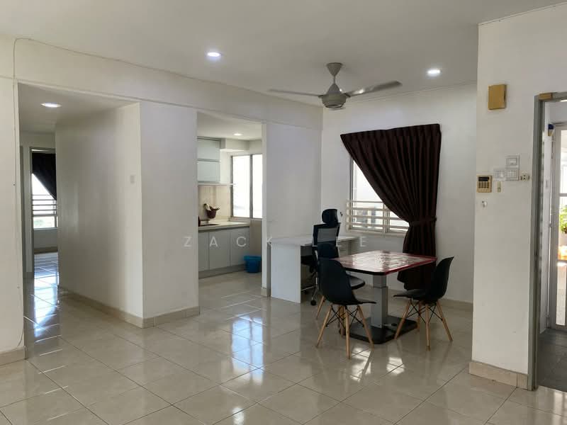 Kondominium untuk Dijual di Sea View Tower - Zack Lee - Living Room - PropertyGuru.com.my