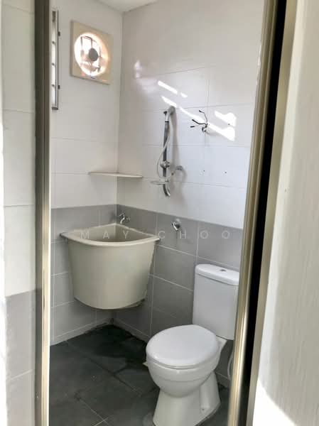 Rumah Teres 2 Tingkat untuk Disewa di Bukit Tengah (Bukit Mertajam) - May Choo - Bathroom - PropertyGuru.com.my