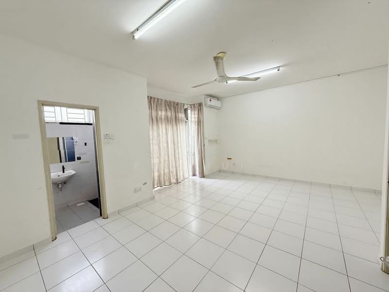 Rumah Teres 2 Tingkat untuk Dijual di Taman Desa Tebrau (Tebrau) - Kok Hui - Living Room - PropertyGuru.com.my