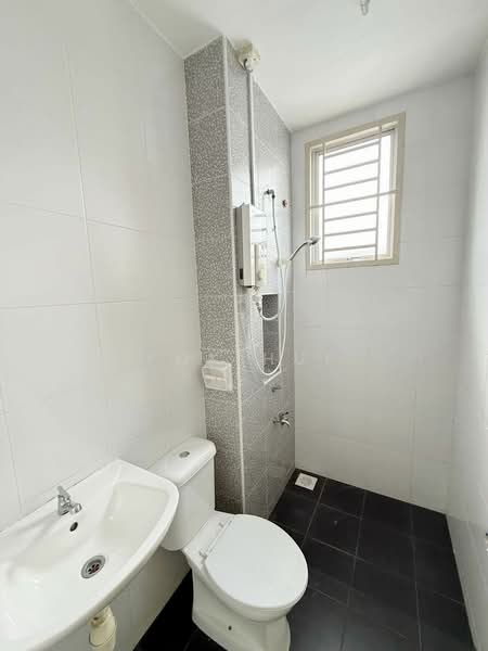 Rumah Teres 2 Tingkat untuk Dijual di Taman Desa Tebrau (Tebrau) - Kok Hui - Bathroom - PropertyGuru.com.my