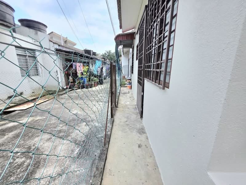 Terraced House for Sale in Taman Amanah (Tanjong Duabelas) - Mahafiz . - Exterior - PropertyGuru.com.my
