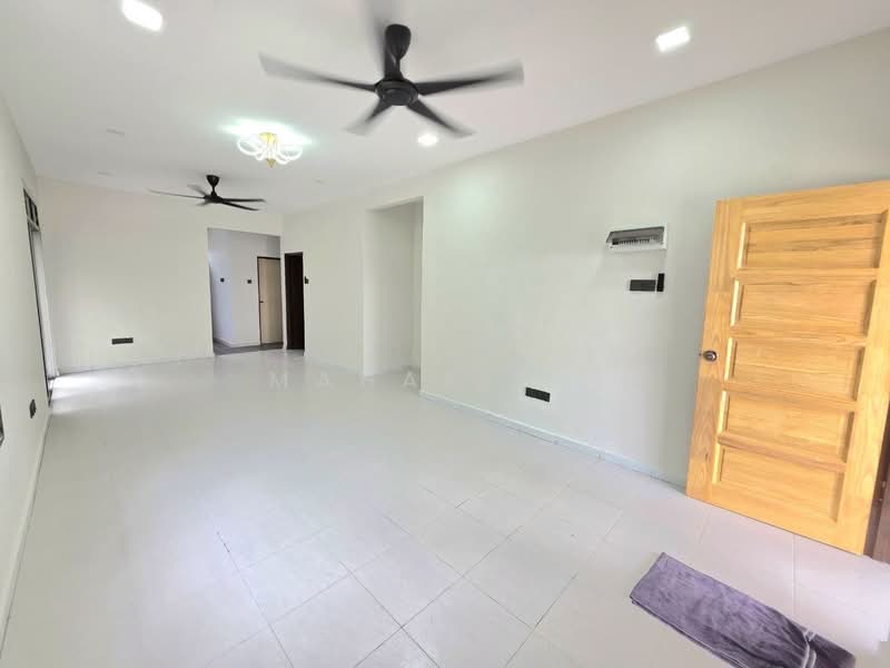 Terraced House for Sale in Taman Amanah (Tanjong Duabelas) - Mahafiz . - Living Room - PropertyGuru.com.my