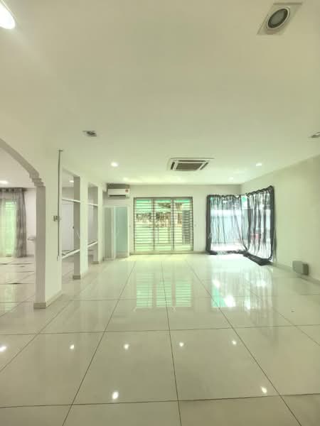 Semi-Detached House for Sale in Bandar Bukit Tinggi 2 (Klang) - Vivan Tan - Living Room - PropertyGuru.com.my